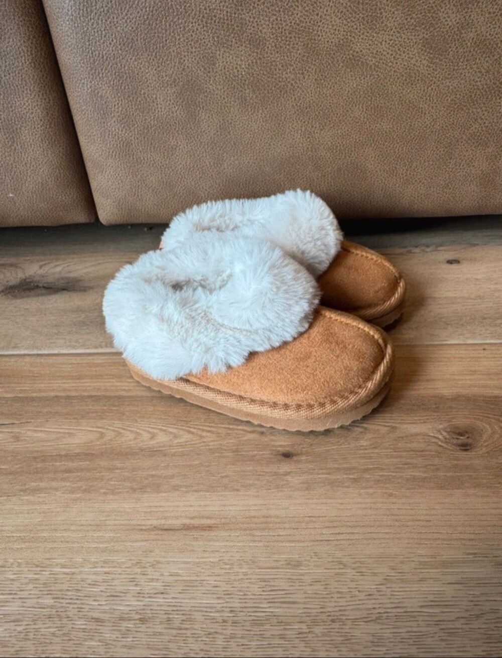Wonder Nation Toddler Girls Tan Faux Suede Fur Lined Slippers Tasmin Style Sz 5